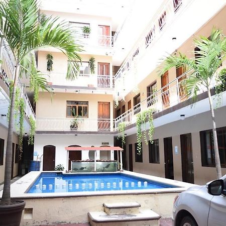Sevillano Acapulco Bagian luar foto