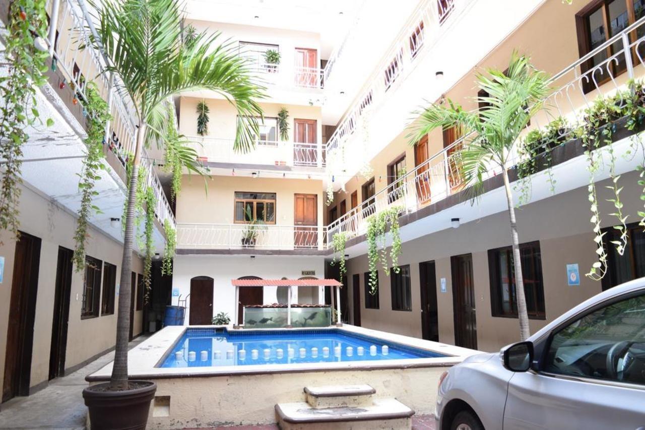 Sevillano Acapulco Bagian luar foto